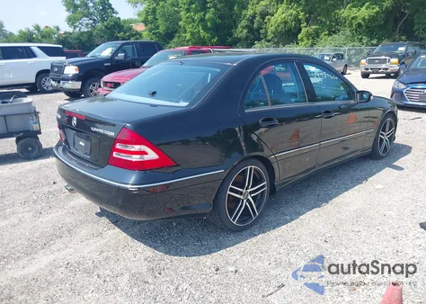 2005 Mercedes-Benz C 230 Kompressor Sport из США, поврежденный, VIN WDBRF40J35F646514